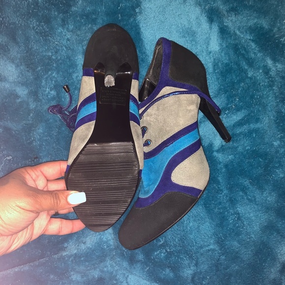 Fun Colorblock bootie - Picture 3 of 5